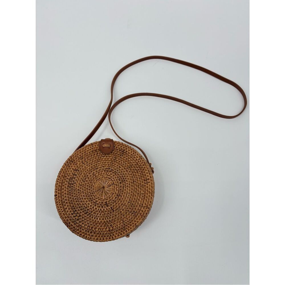 Vintage Round Woven Crossbody Bag in Brown